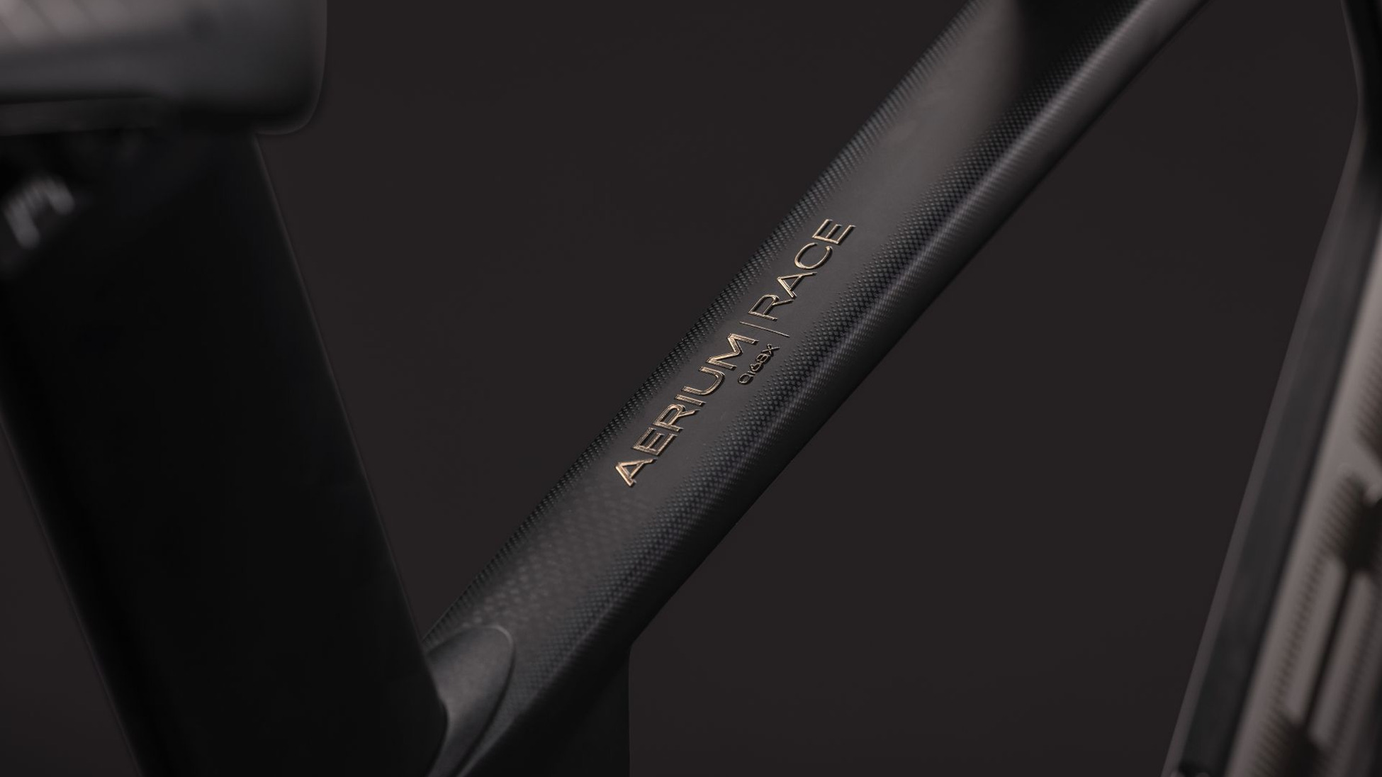 Aerium C:68X Race carbon´n´chrome