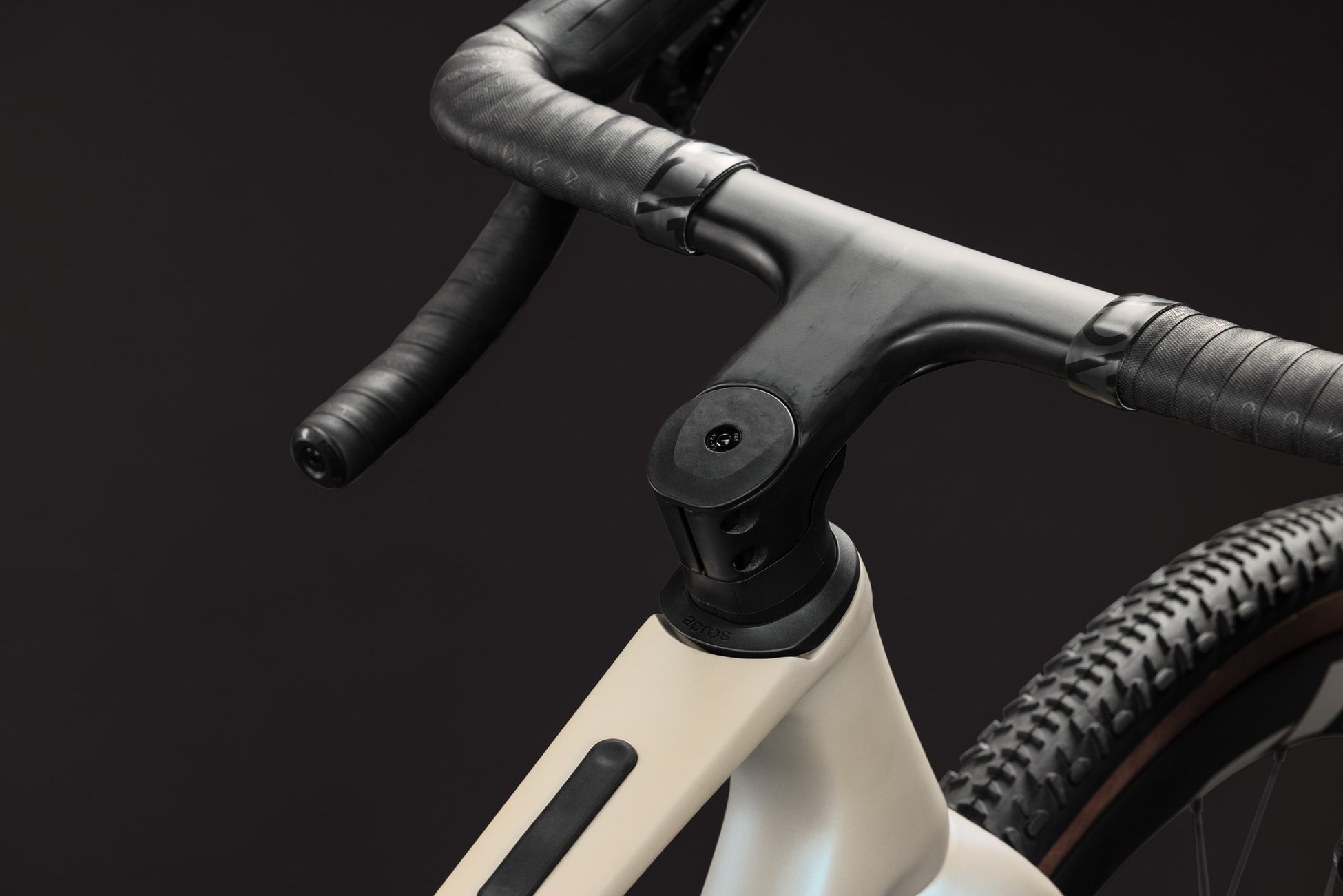 Nuroad C:62 SLX glintsand´n´black