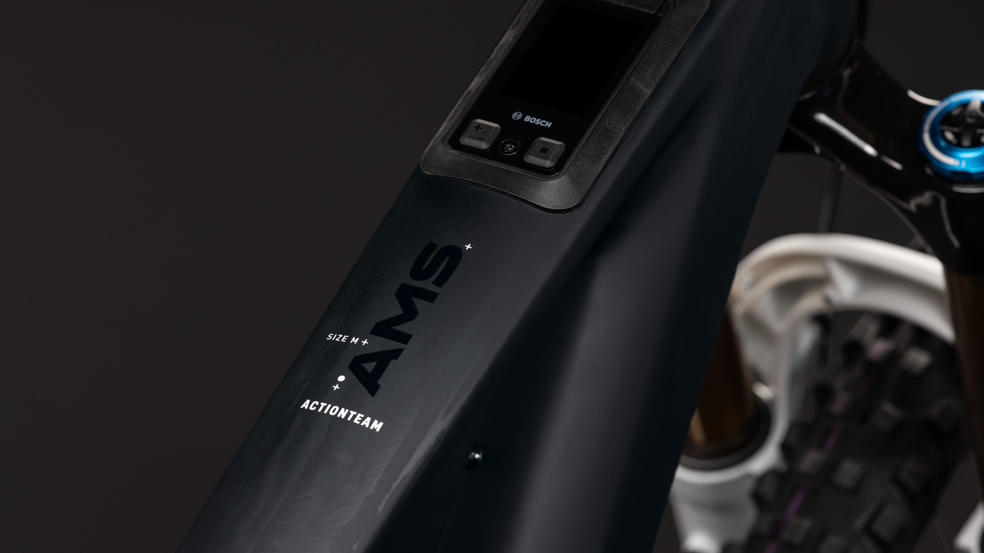 AMS Hybrid 177 C:62 AT 600X carbon´n´white