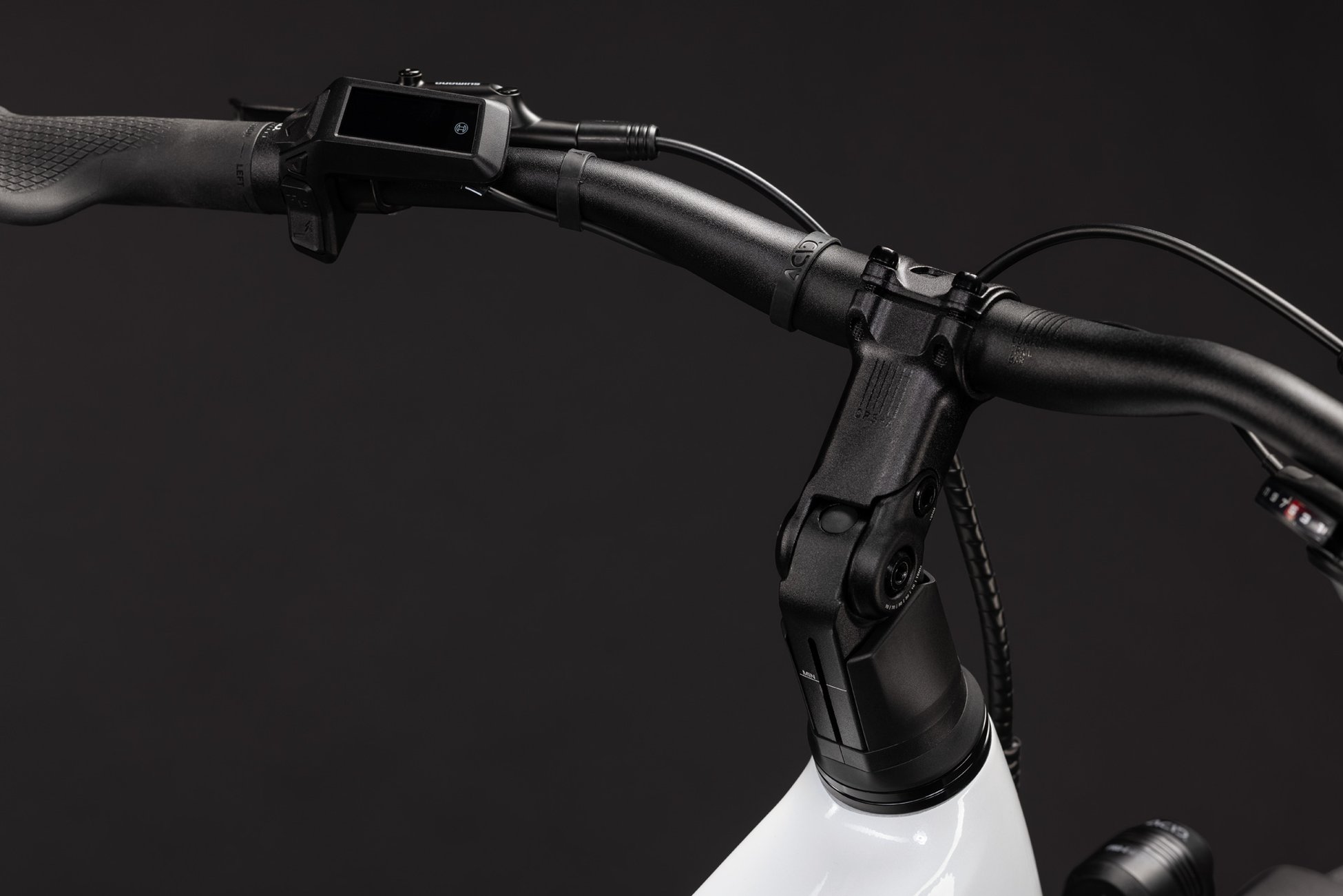Cube Touring Hybrid ONE 600 metallicwhite´n´chrome