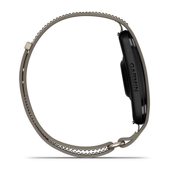 GARMIN CIRQA Smart Band French Gray im Seitenprofil, Sensormodul mit GARMIN-Schriftzug am geschlossenen Armbandring