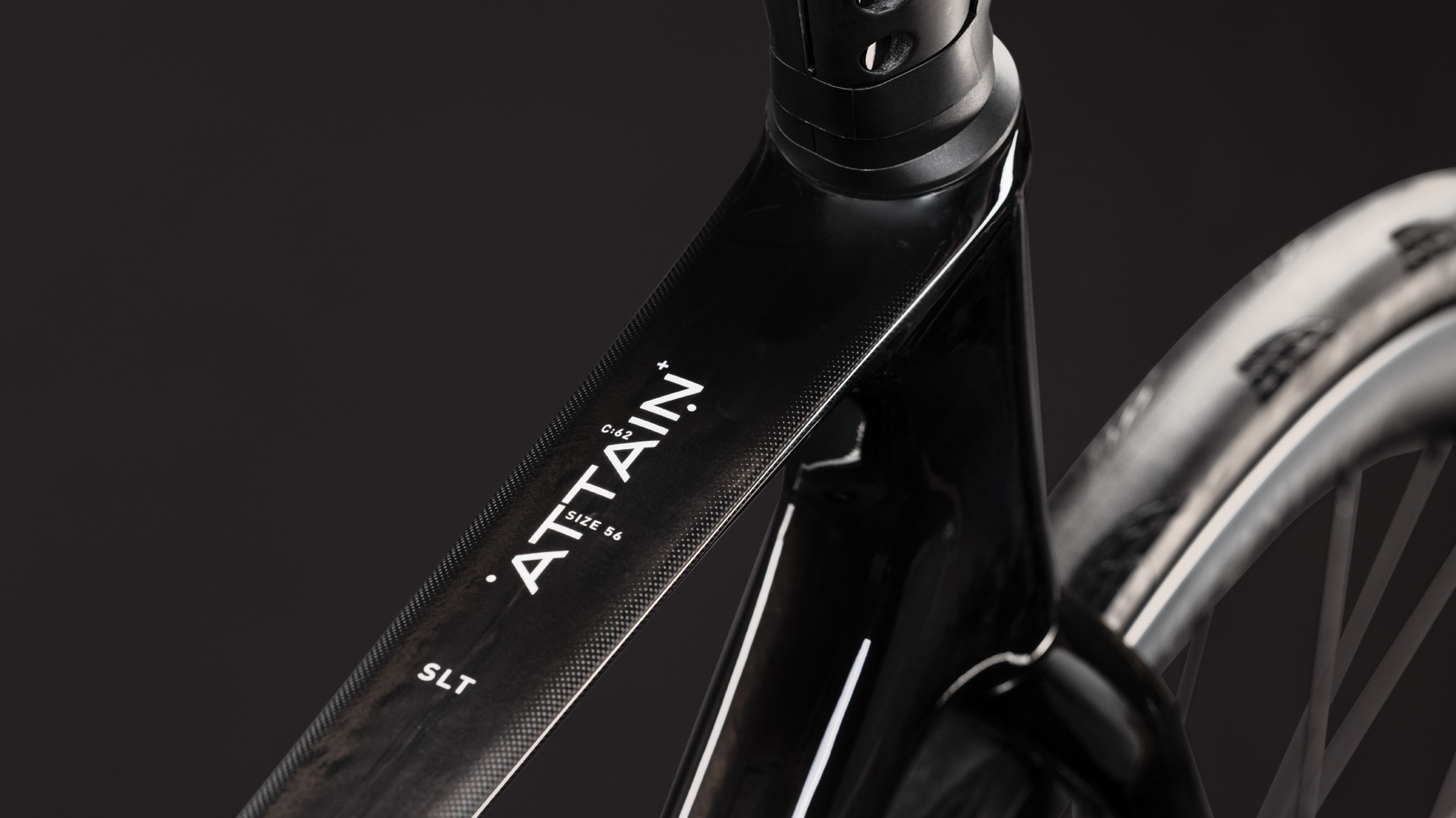 Attain C:62 SLT carbon´n´white