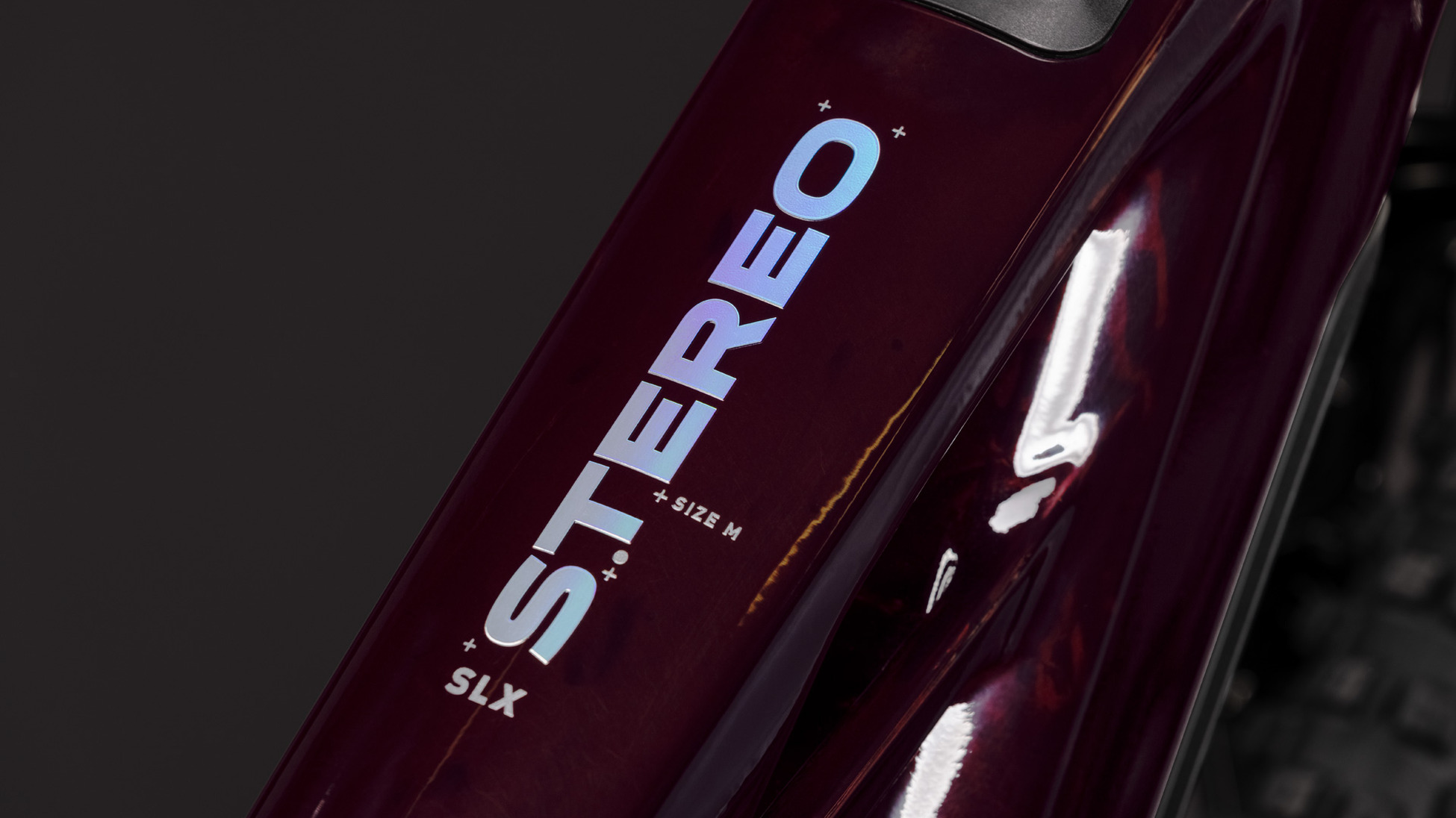Stereo Hybrid ONE77 HPC SLX 800 liquidred´n´black