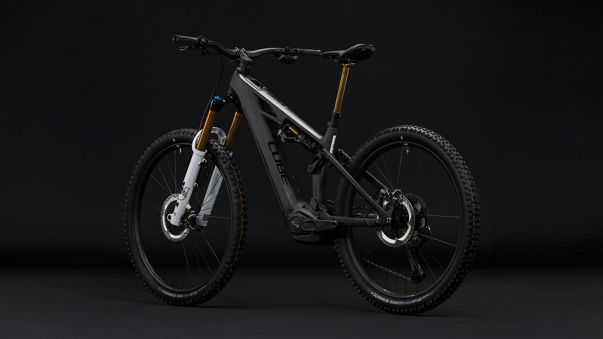 Stereo Hybrid ONE77 HPC AT 800 carbon´n´white