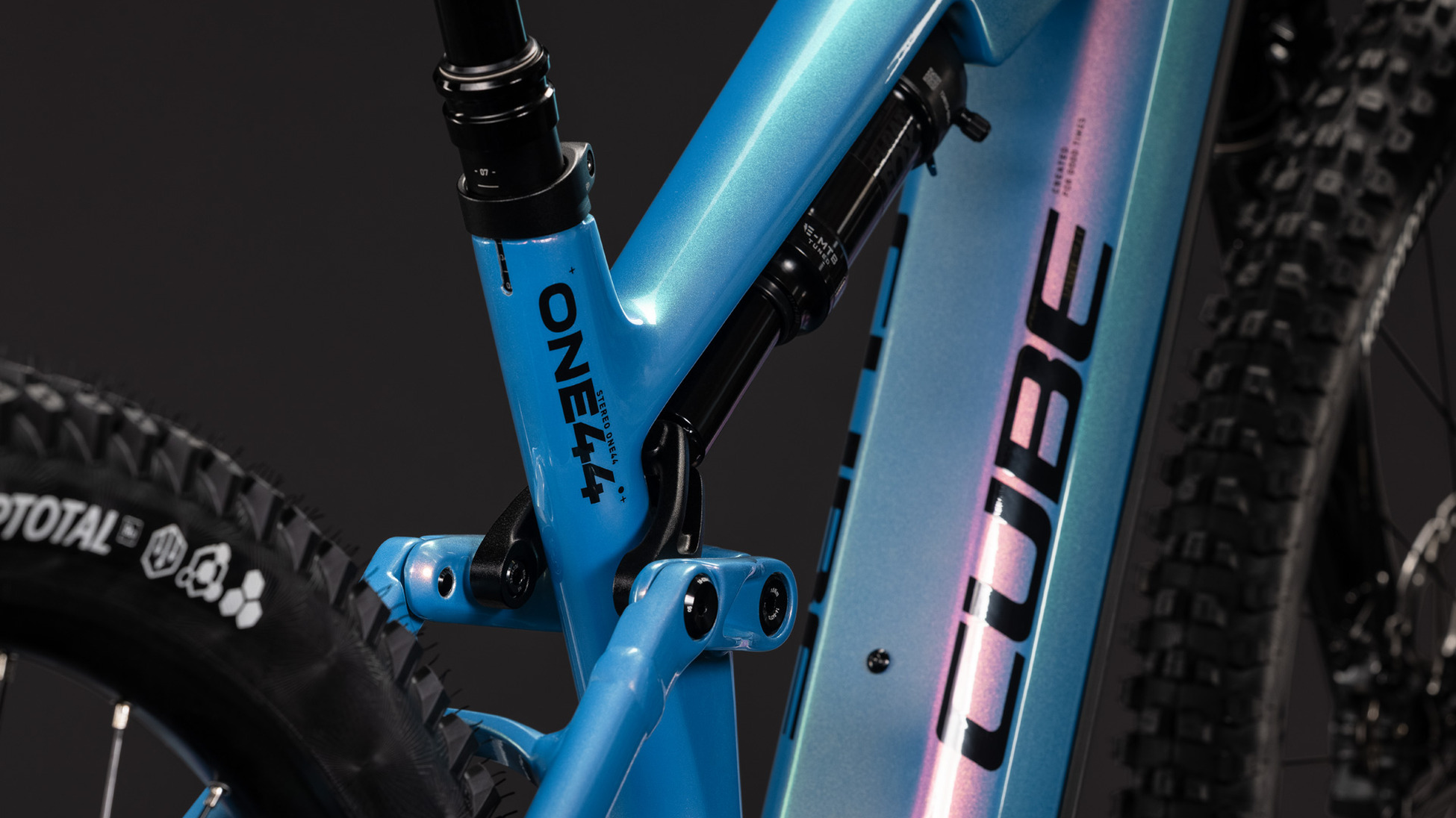 Stereo Hybrid ONE44 HPC SLX 800 dream´n´black