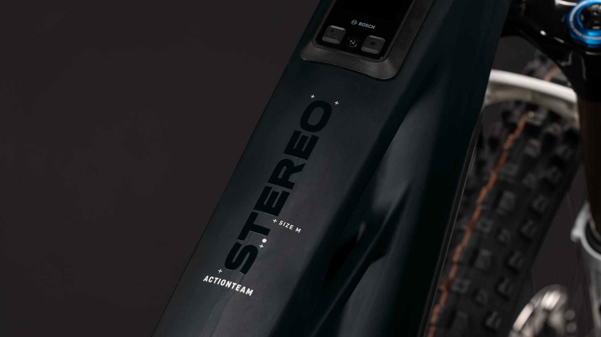 Stereo Hybrid ONE44 HPC AT 800 carbon´n´white